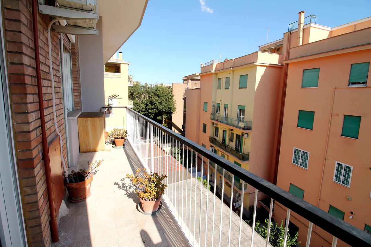 Monteverde Bright Apartment With Garage Rome Buitenkant foto